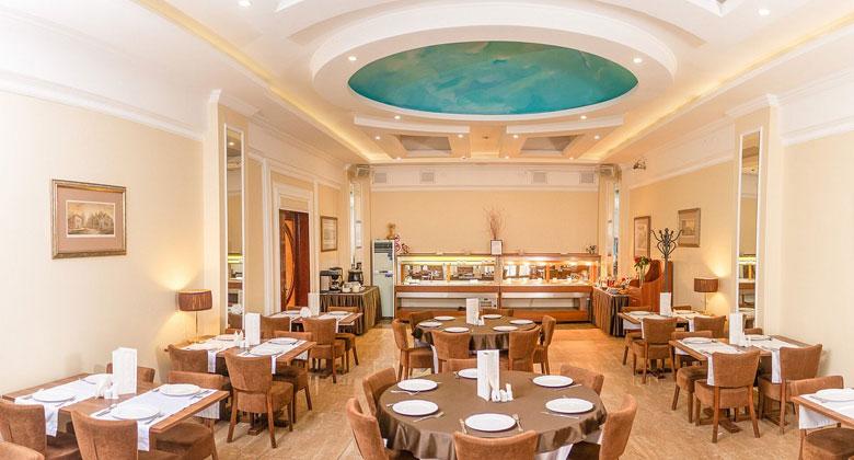 Ресторан в гостинце 21 век в Калуге